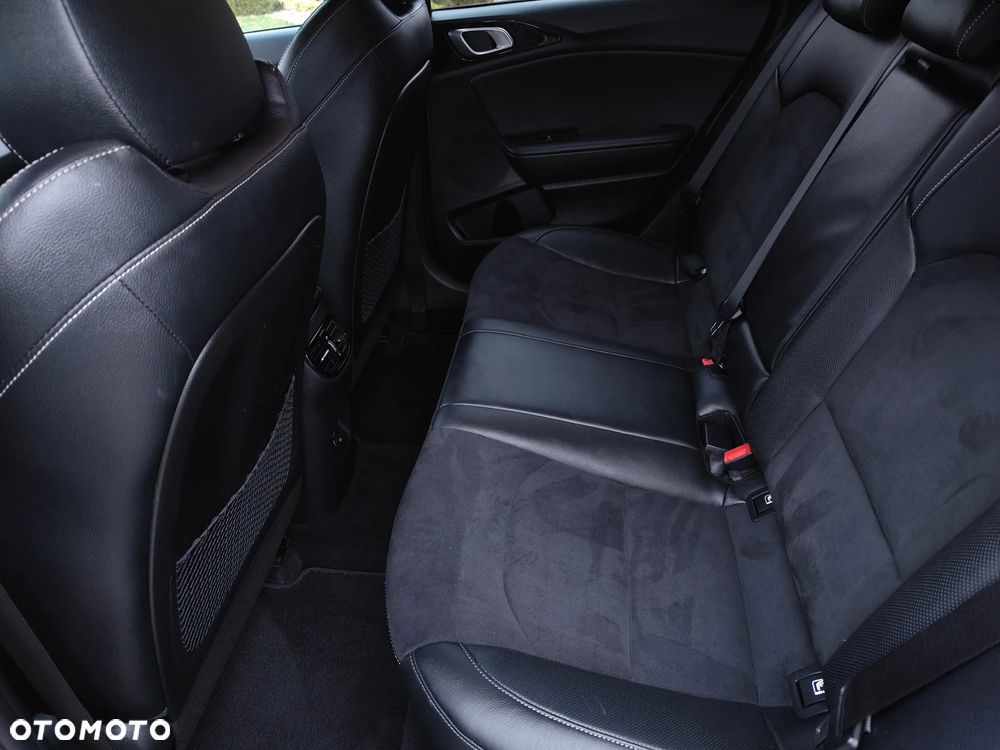 Kia Ceed 1.6 CRDi mHEV GT-Line DCT - 22