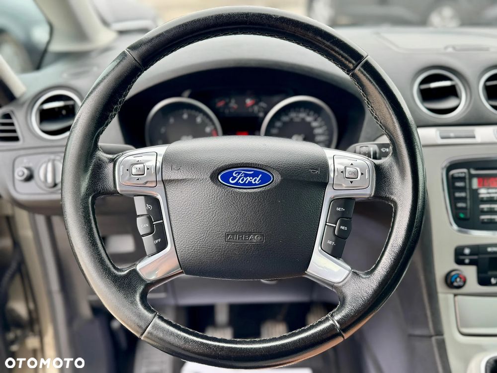 Ford Galaxy 2.0 FF Titanium - 24