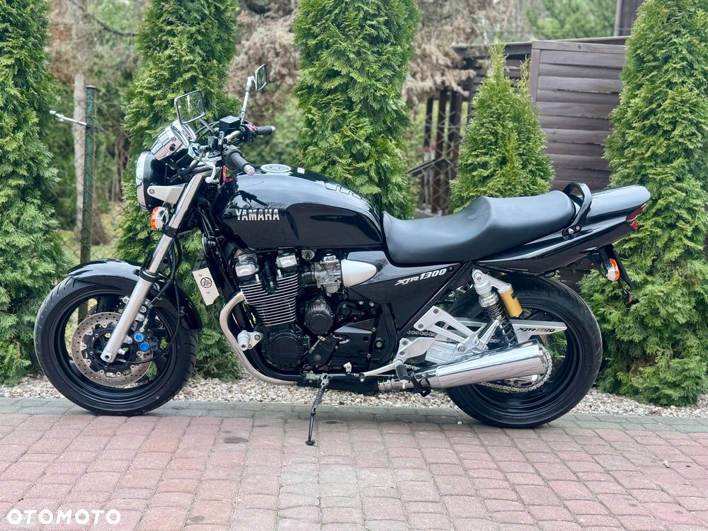 Yamaha XJR - 7