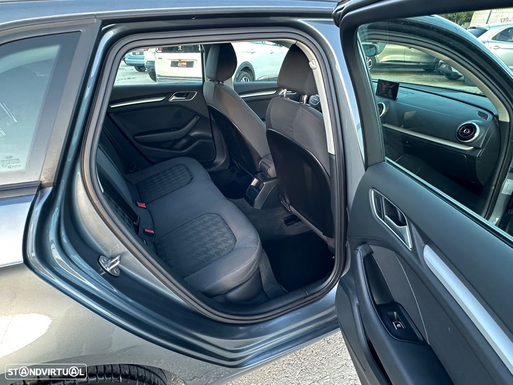 Audi A3 Sportback 1.6 TDI Attraction - 27