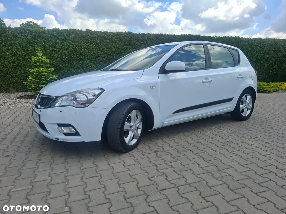 Kia Ceed - 9