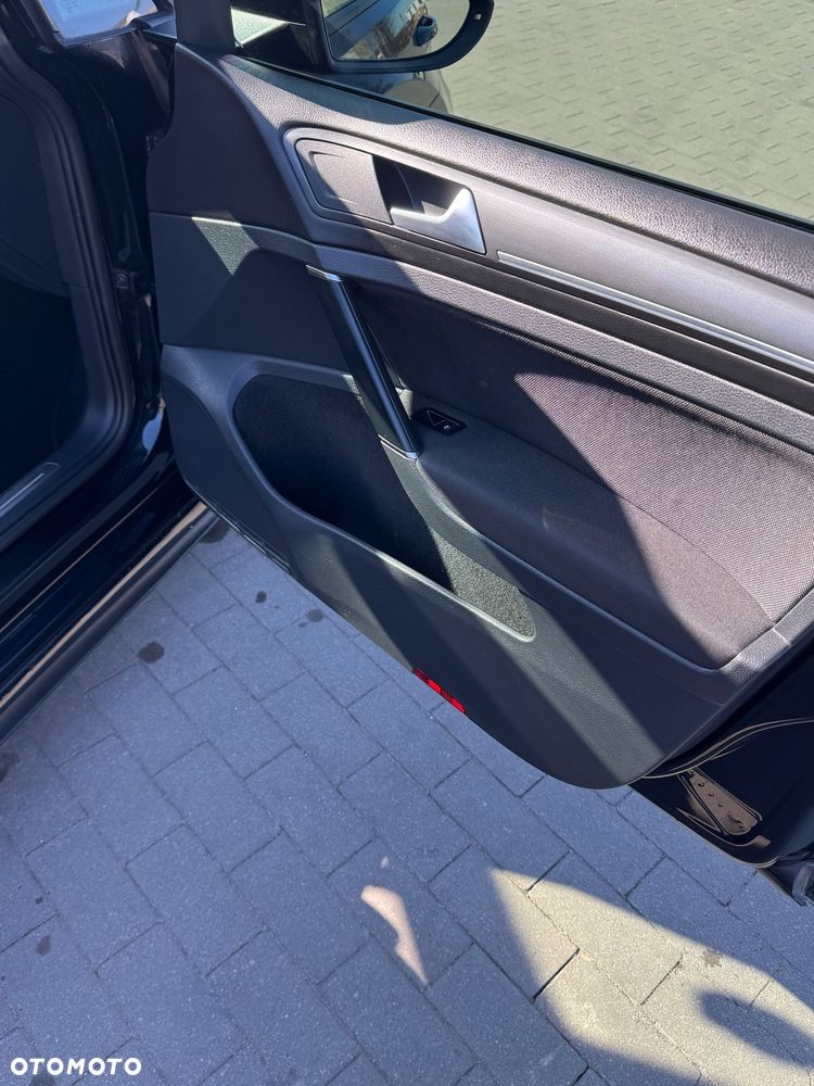 Volkswagen Golf - 13