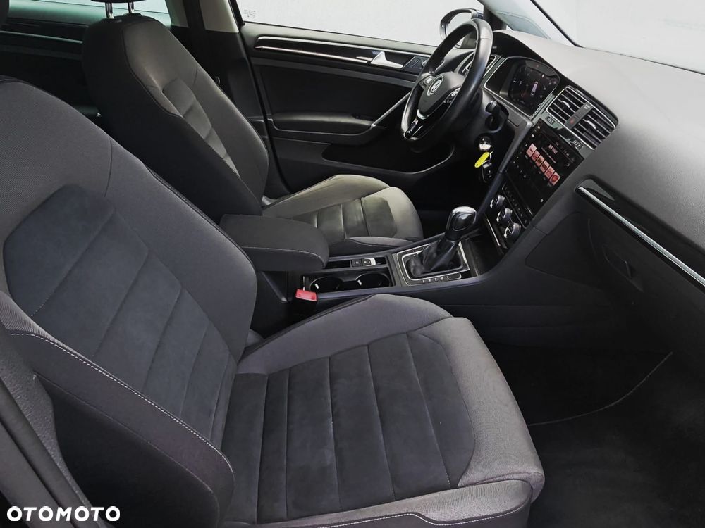 Volkswagen Golf Variant 2.0 TDI SCR DSG R-Line - 13