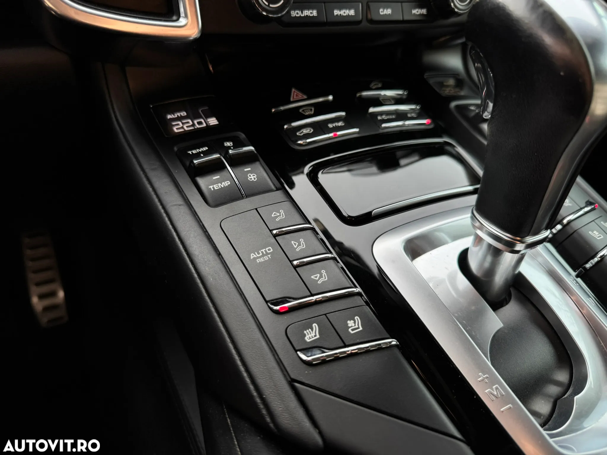 Porsche Cayenne - 12