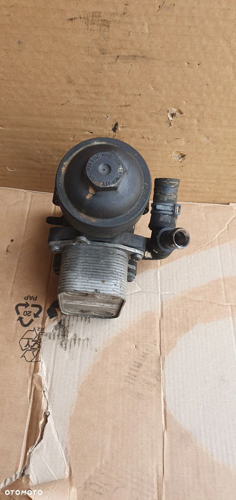 Podstawa filtra oleju chłodniczka VW Tiguan I Lift 2.0 TDI 03L115389C 03L117021C - 2