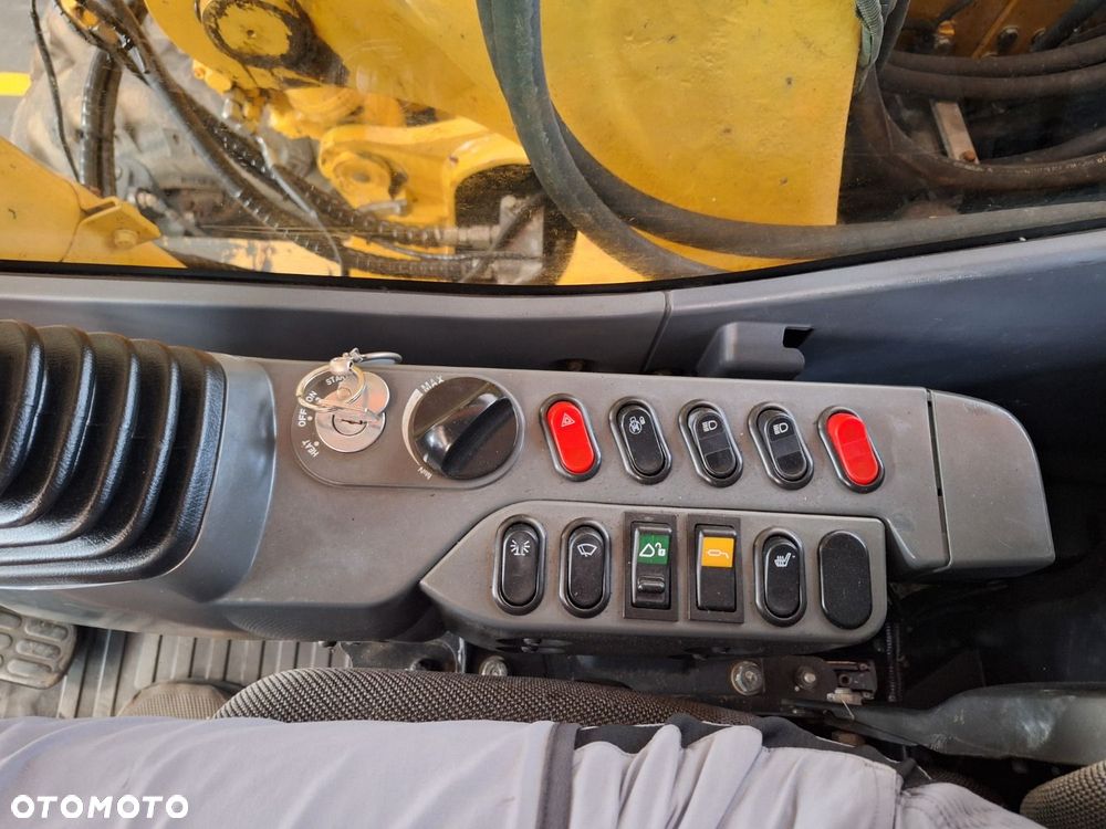 Komatsu Pw 148 - 8 4X4 - 14