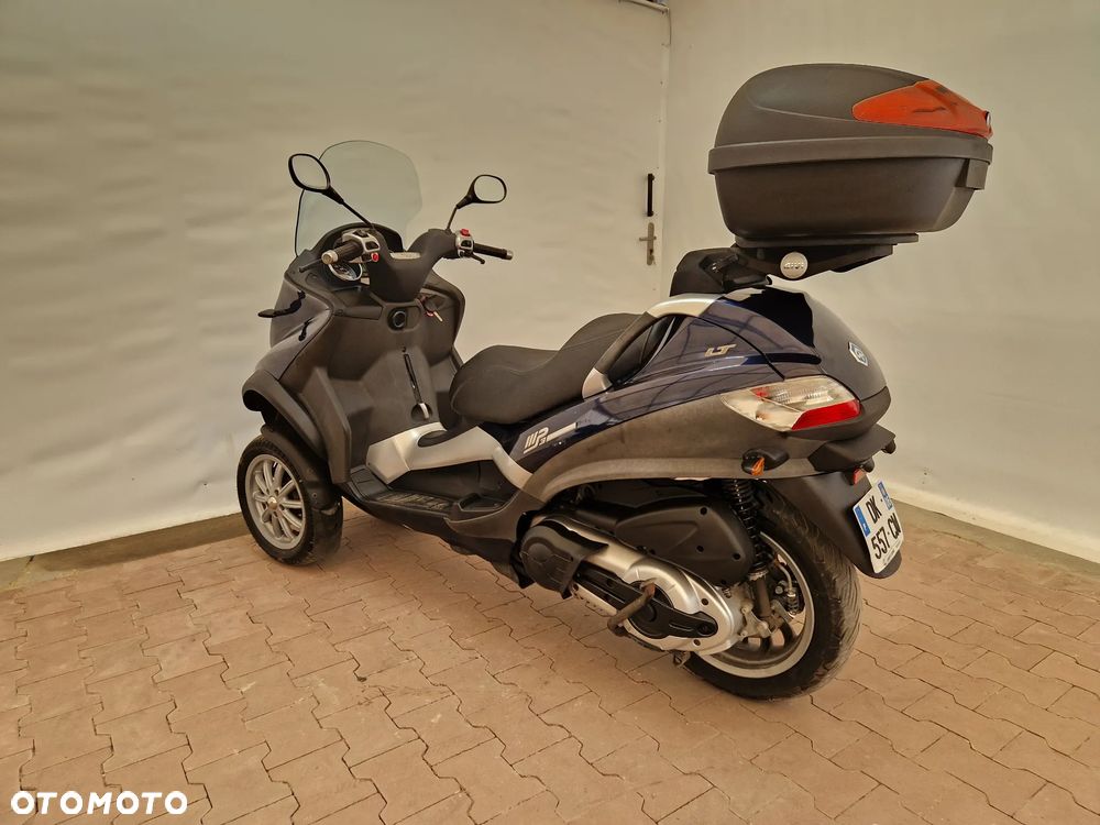 Piaggio MP-3 - 6