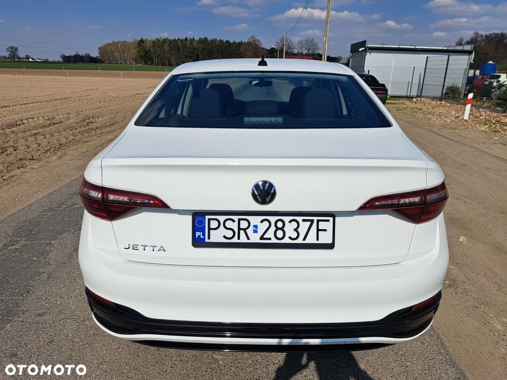 Volkswagen Jetta - 12