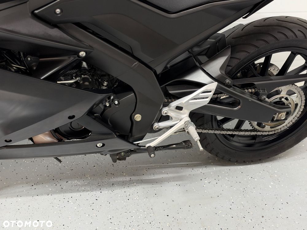 Yamaha R125 - 32