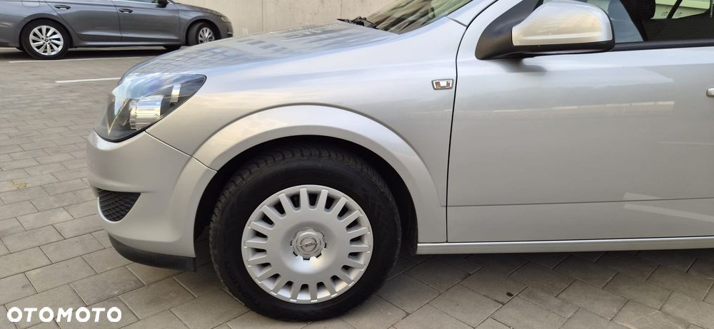 Opel Astra 1.6 Essentia - 15