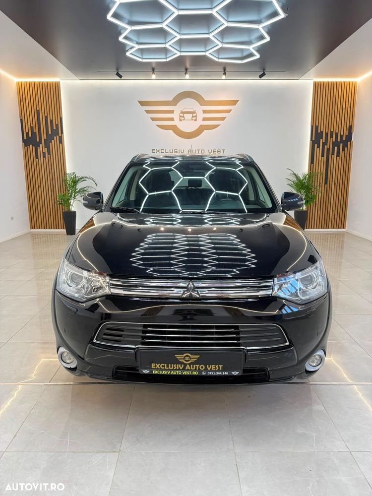 Mitsubishi Outlander - 11