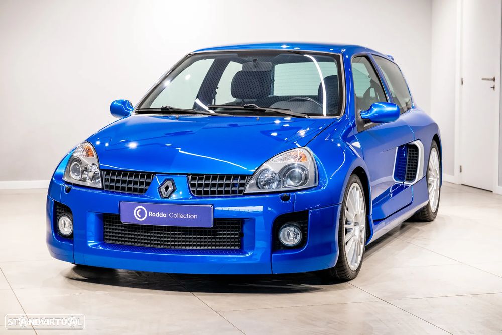 Renault Clio 3.0 V6 Sport - 13