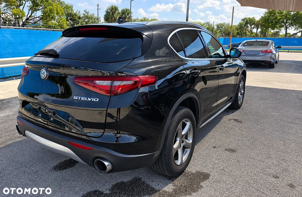 Alfa Romeo Stelvio - 6