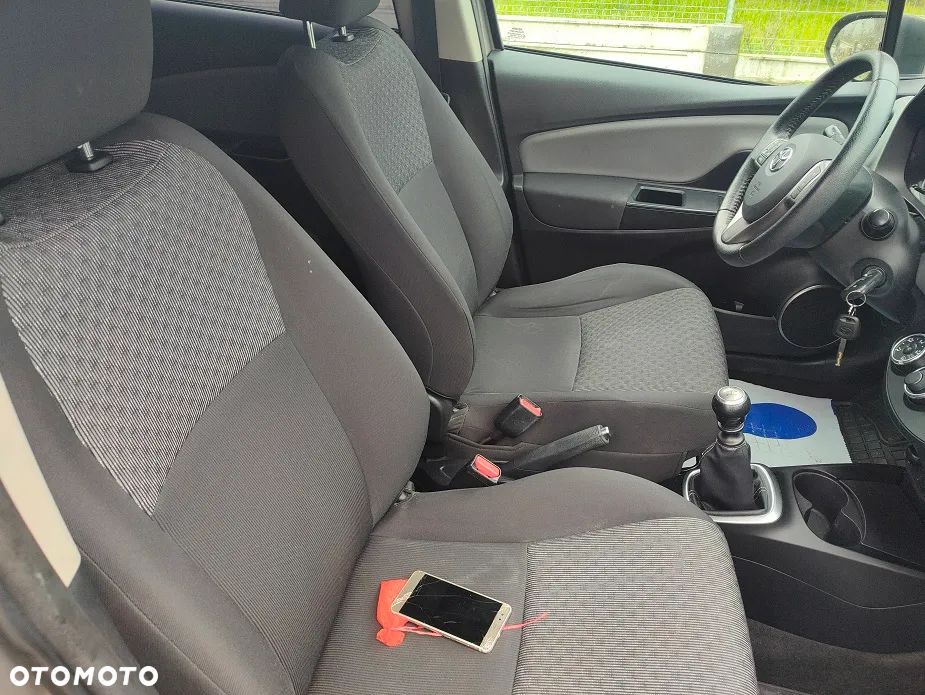 Toyota Yaris 1.33 Premium - 12