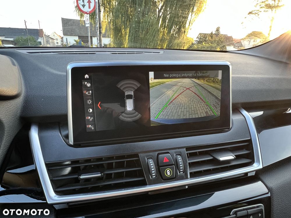 BMW Seria 2 218d - 22