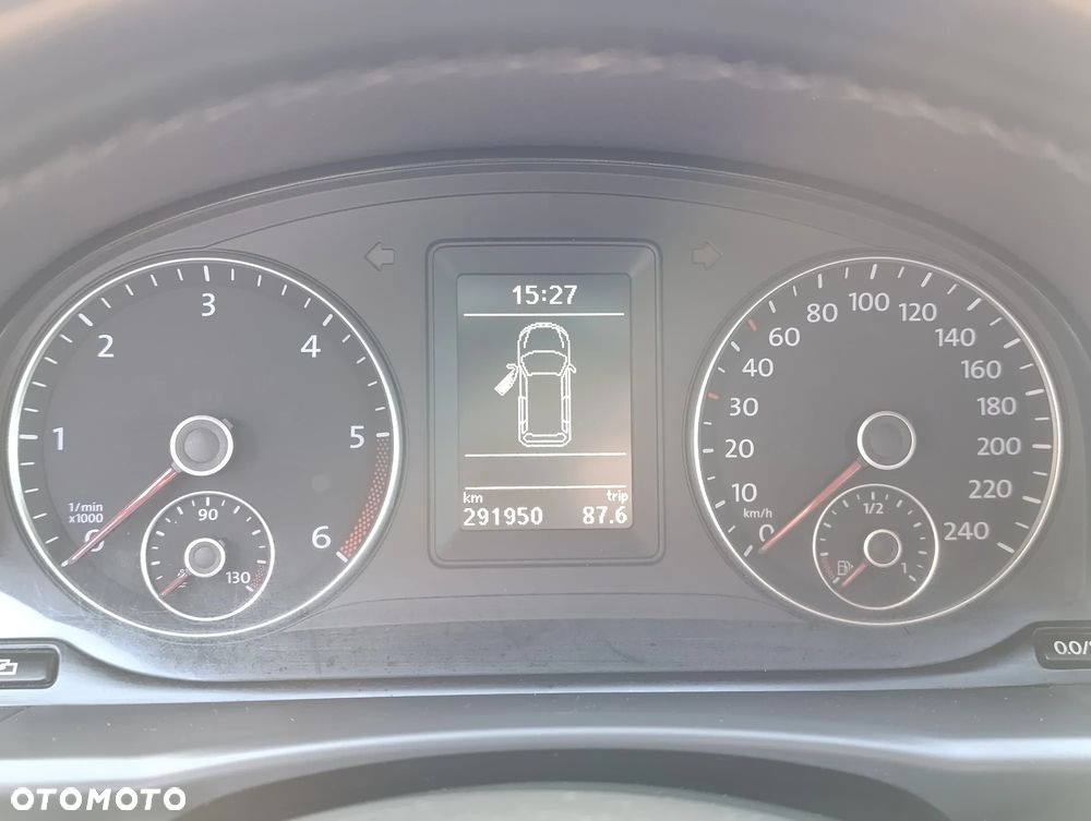 Volkswagen Touran 1.6 TDI DPF BlueMot Comfortline - 18