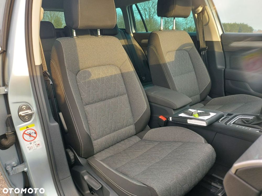 Volkswagen Passat Variant 2.0 TDI SCR DSG BlueMotion Comfortline - 20