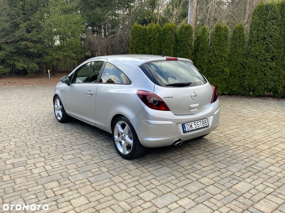 Opel Corsa 1.4 16V Cosmo - 6