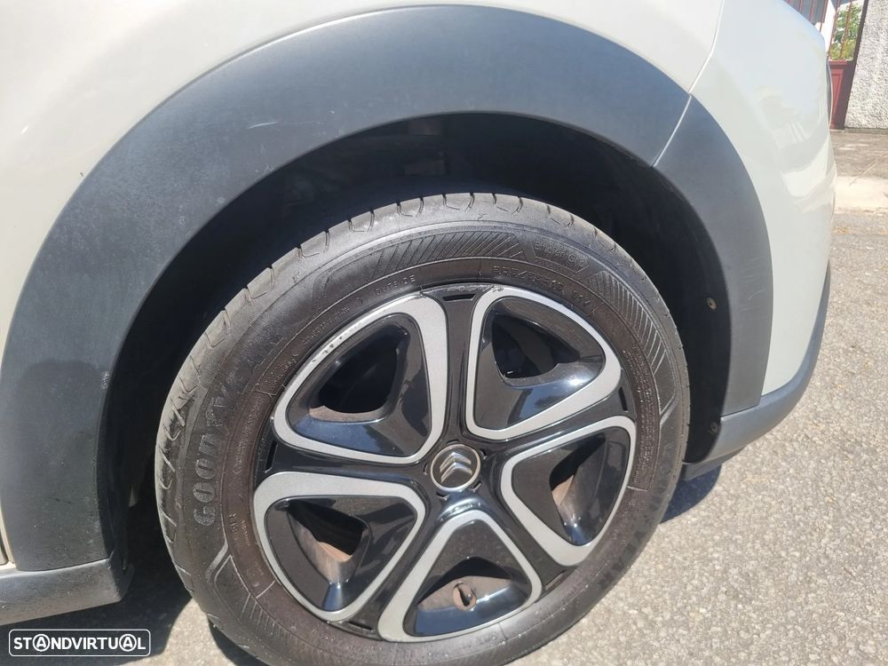 Citroën C3 Pure Tech Shine - 15