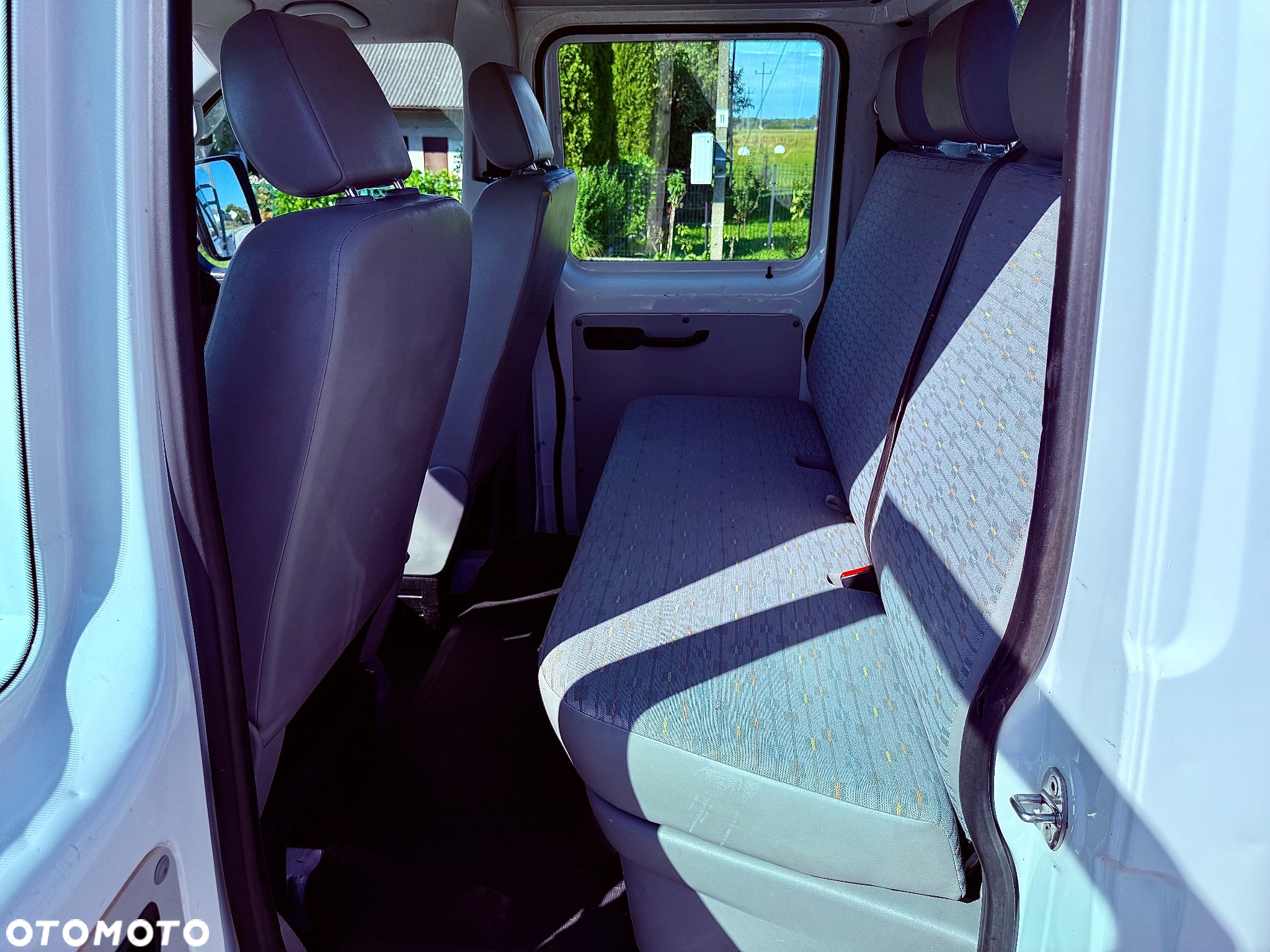 Volkswagen TRANSPORTER T5 2.0TDI CR 102KM - 23