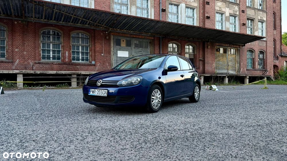 Volkswagen Golf - 1