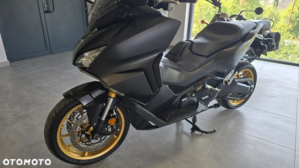 Honda NSS - 4