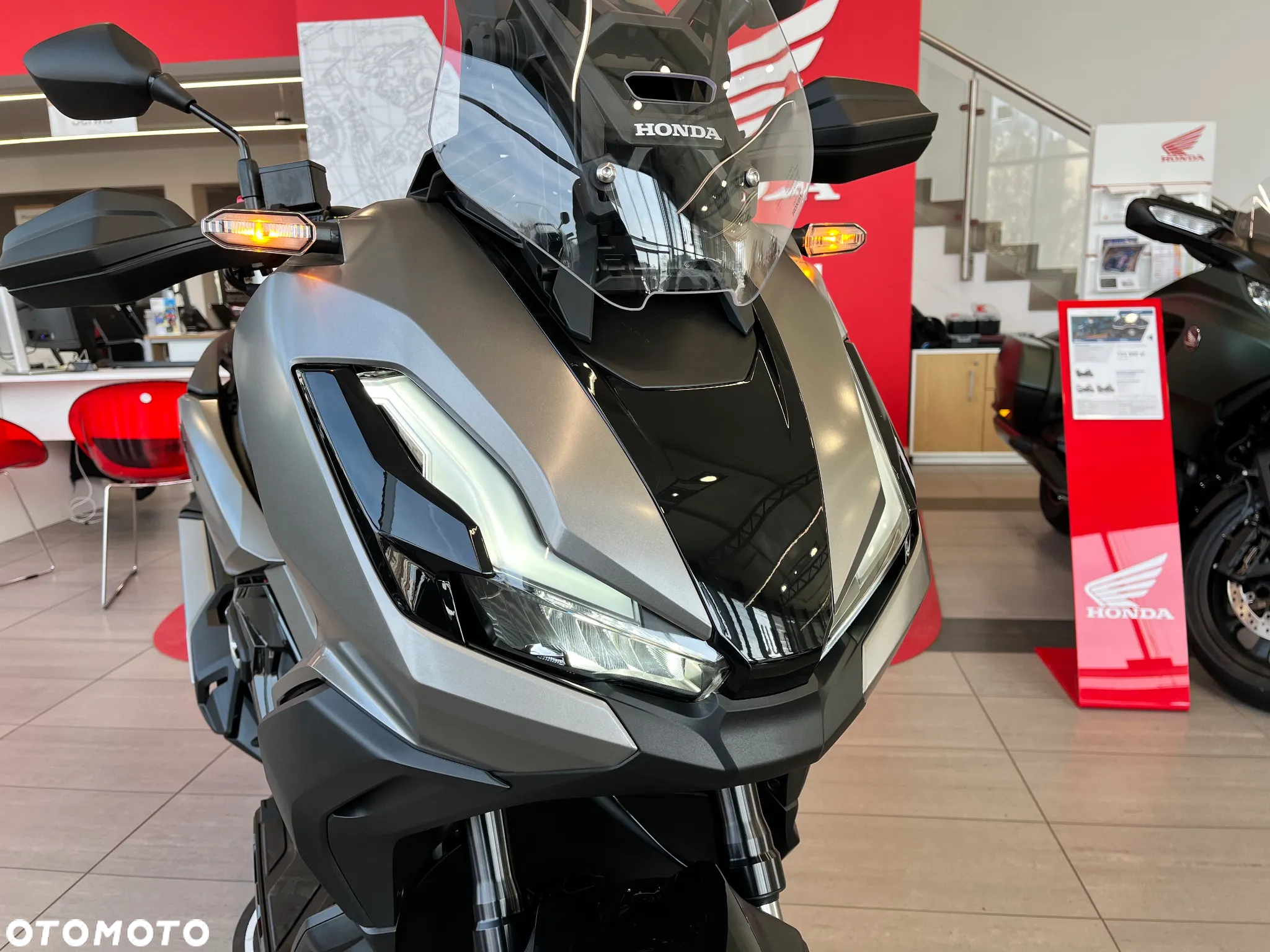 Honda ADV350 - 8