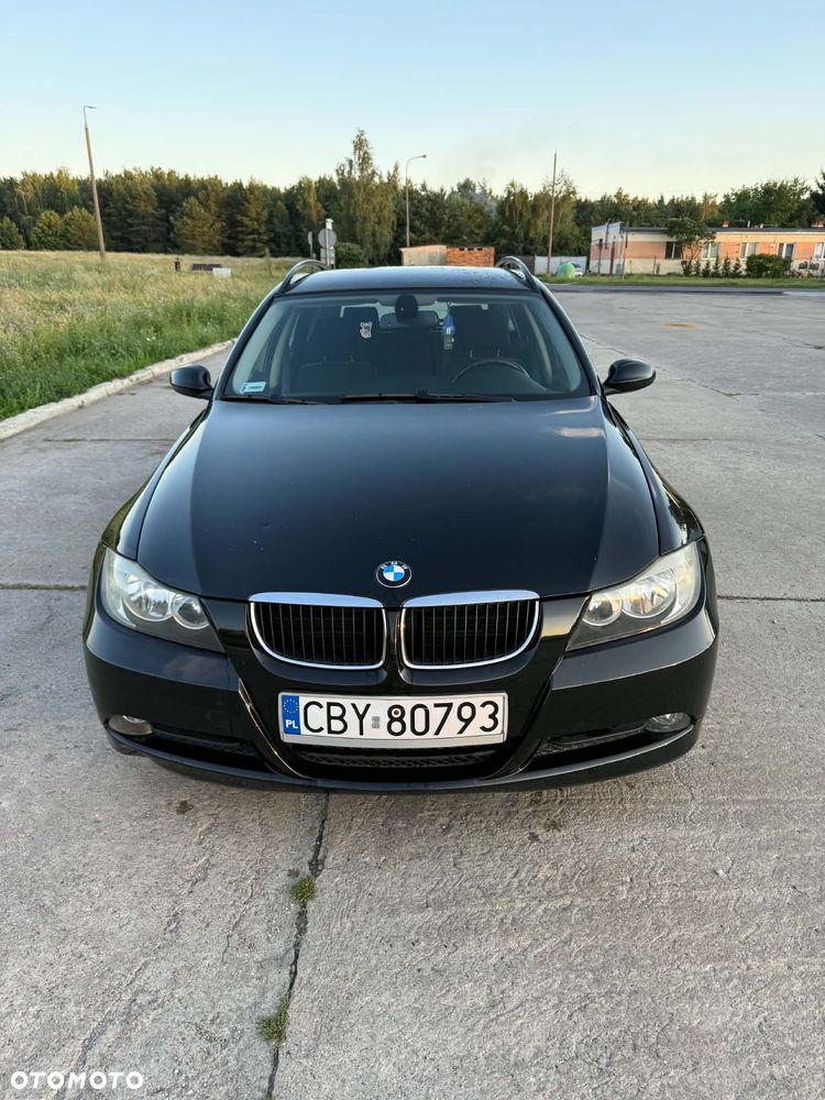 BMW Seria 3 318d DPF - 1