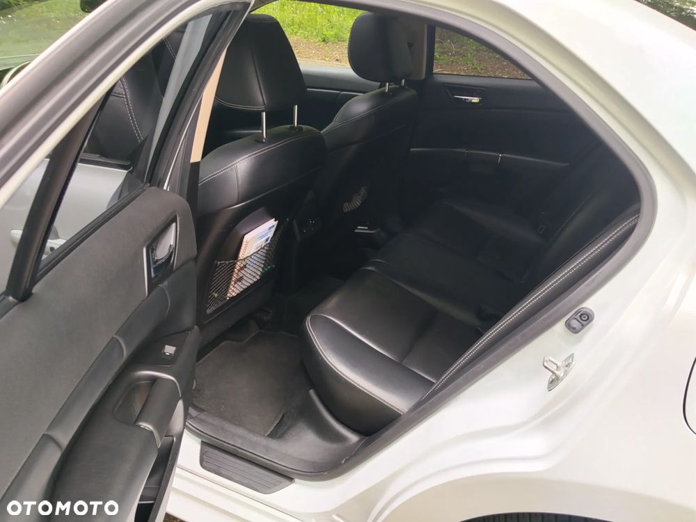 Suzuki Kizashi - 10