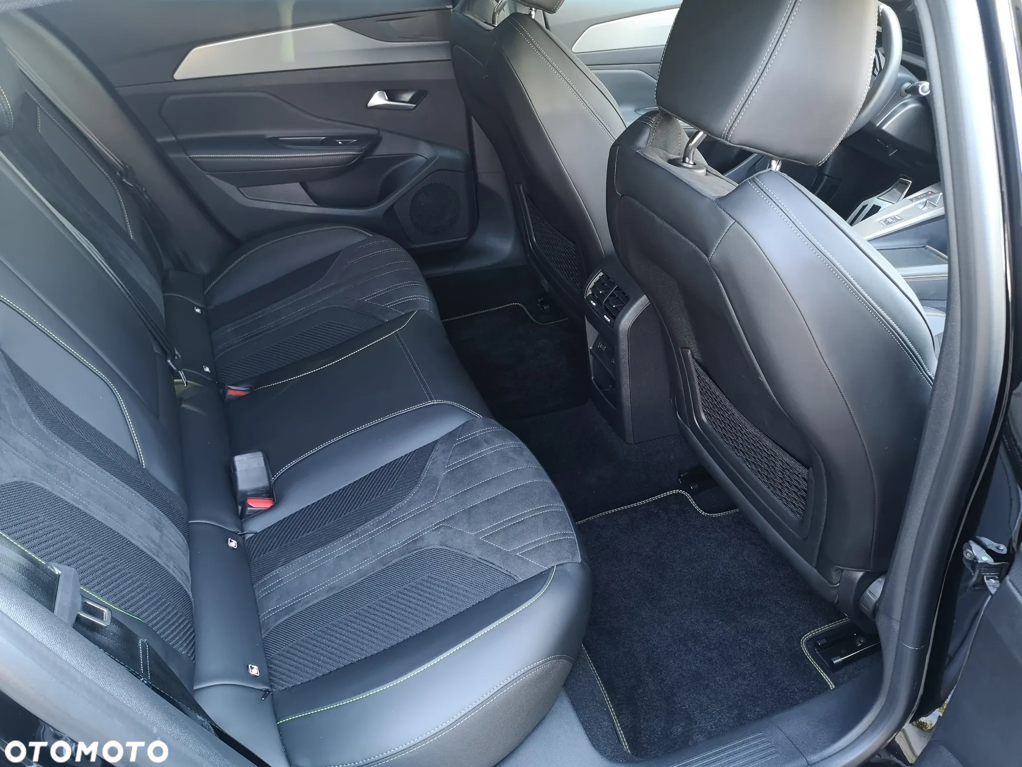 Peugeot 408 1.2 PureTech Allure S&S EAT8 - 24