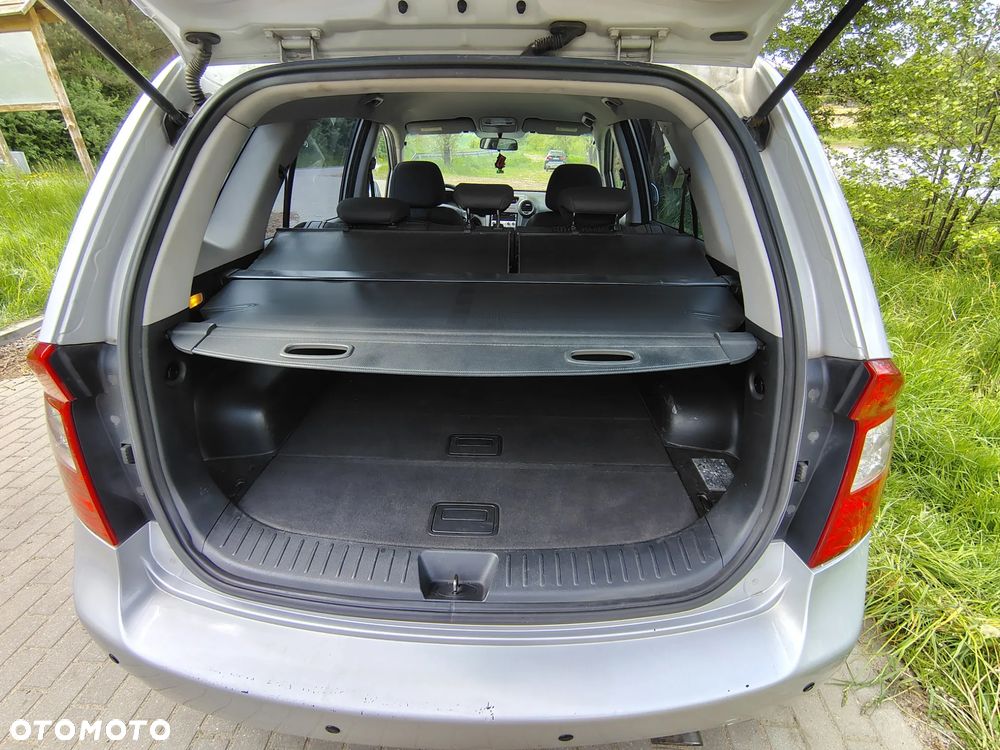 Kia Carens 2.0 CRDi Tour - 11