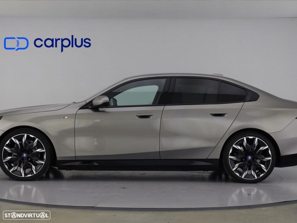 BMW i5 eDrive40 - 4