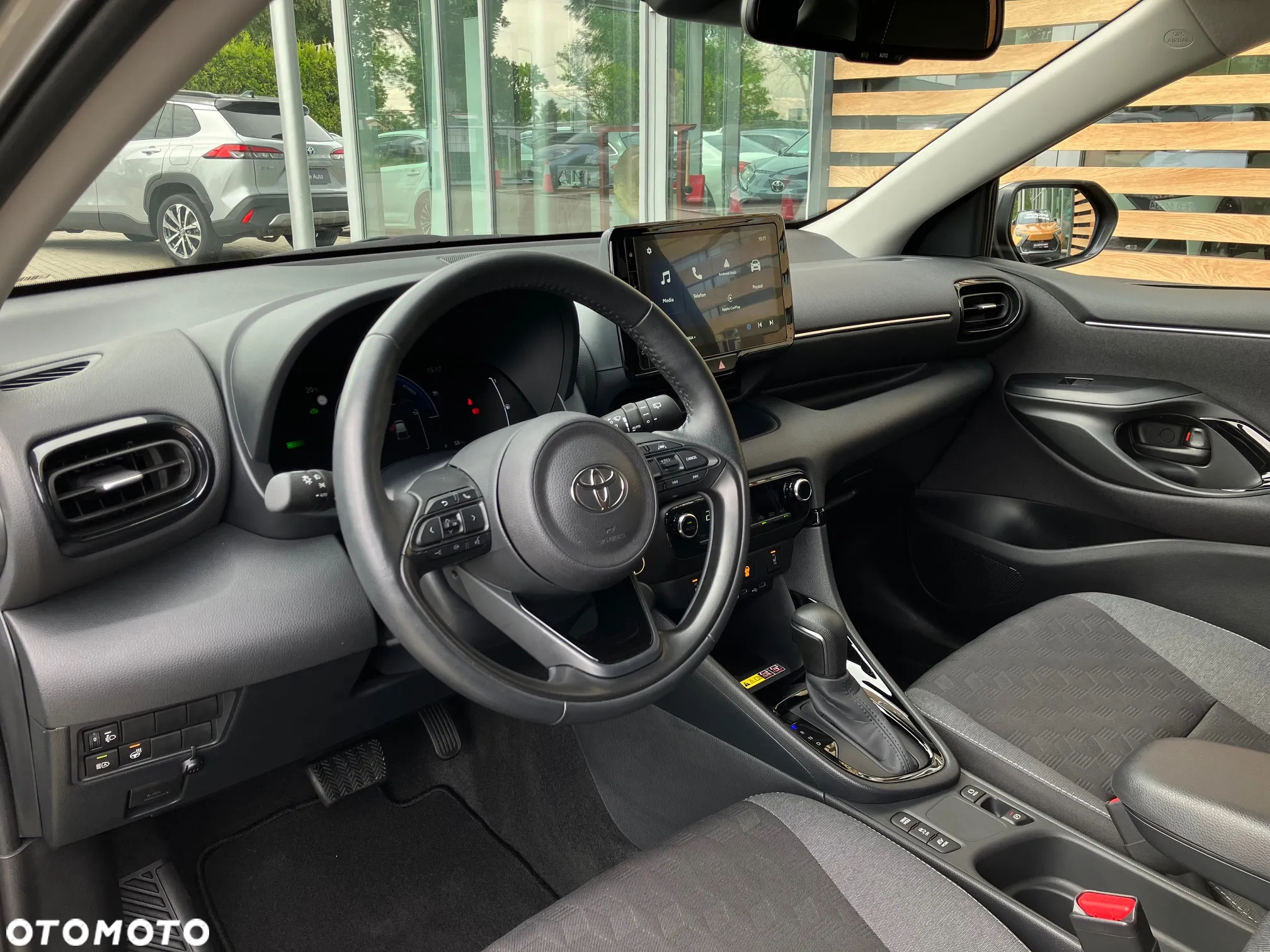 Toyota Yaris Hybrid 1.5 Style - 31