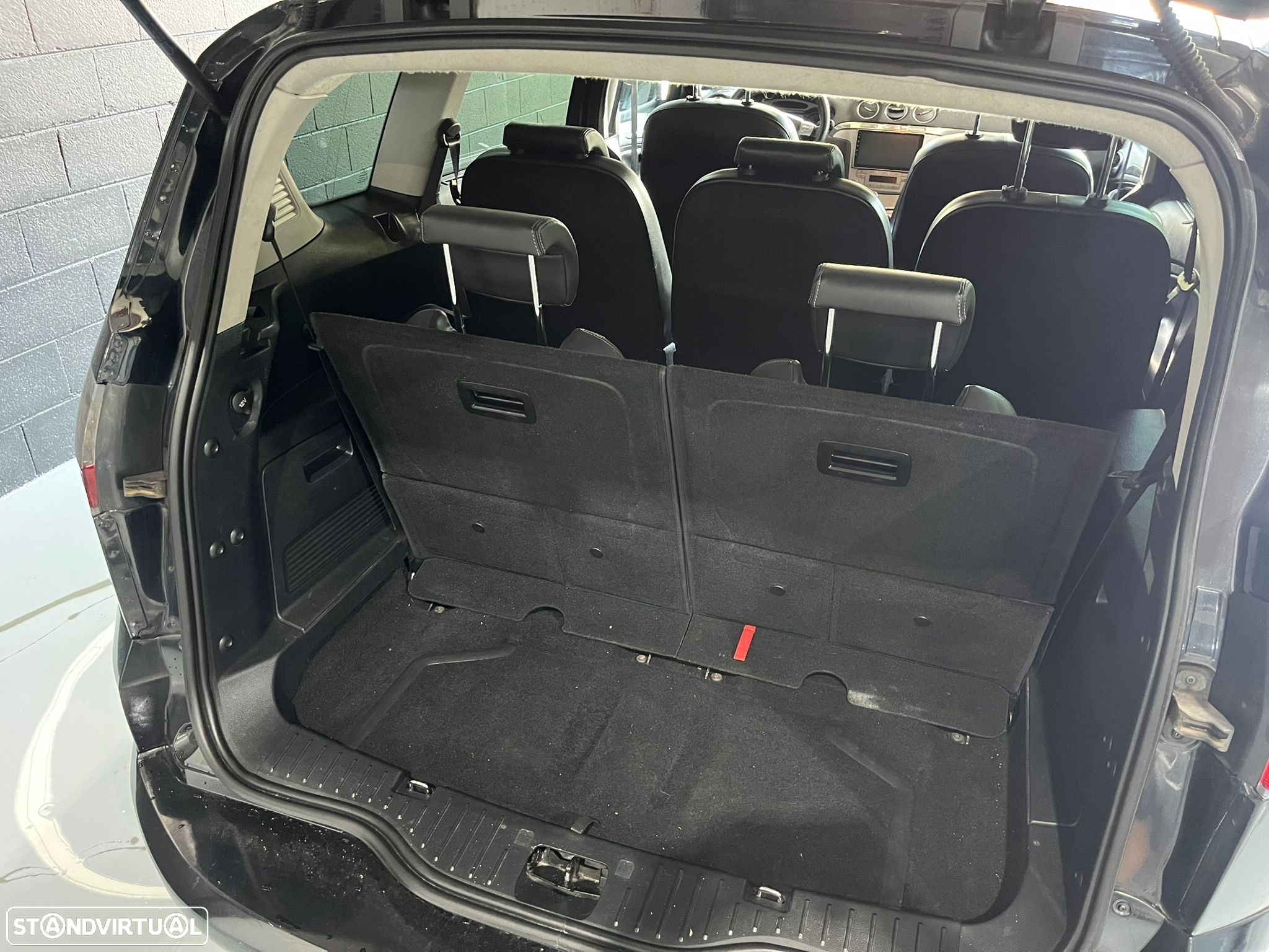Ford S-Max 2.0 TDCi Titanium 7L - 30