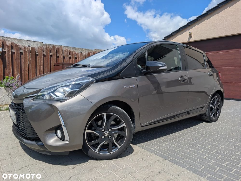 Toyota Yaris Hybrid 100 Selection Passion