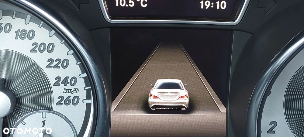 Mercedes-Benz CLA - 30