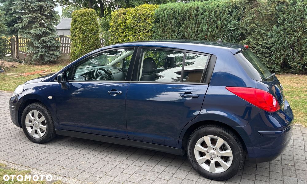 Nissan Tiida - 15