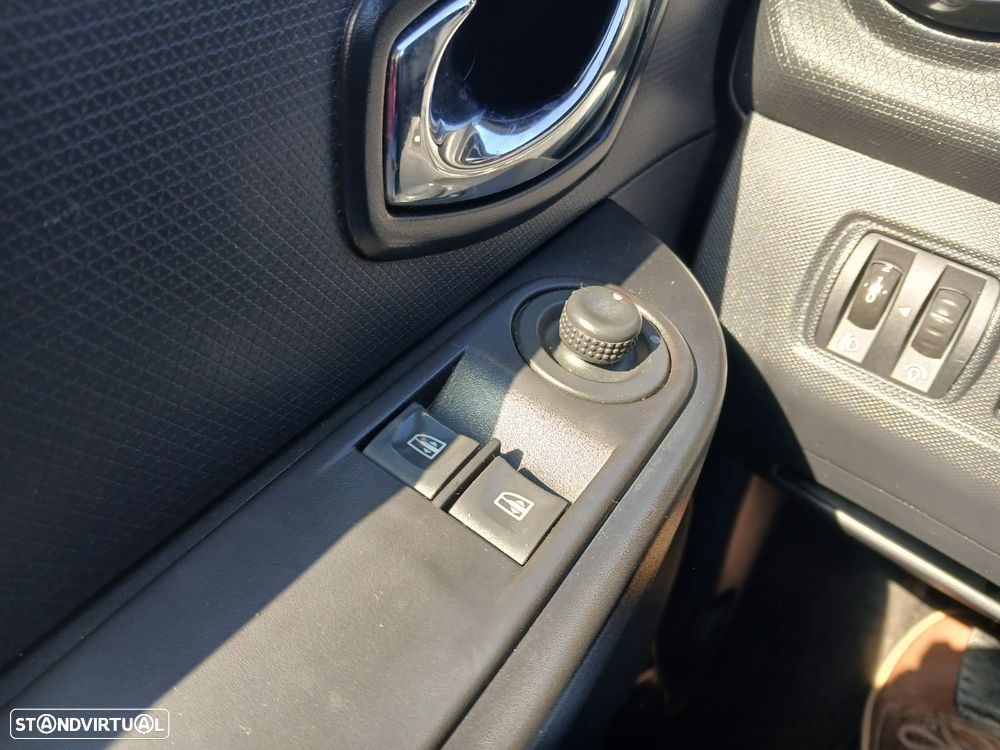 Renault Clio Sport Tourer 0.9 TCE Dynamique S - 20