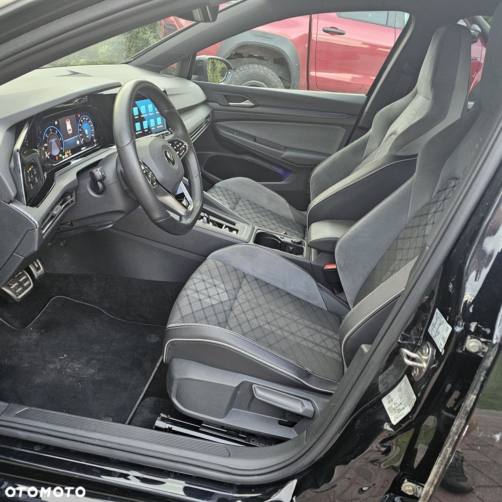 Volkswagen Golf - 8