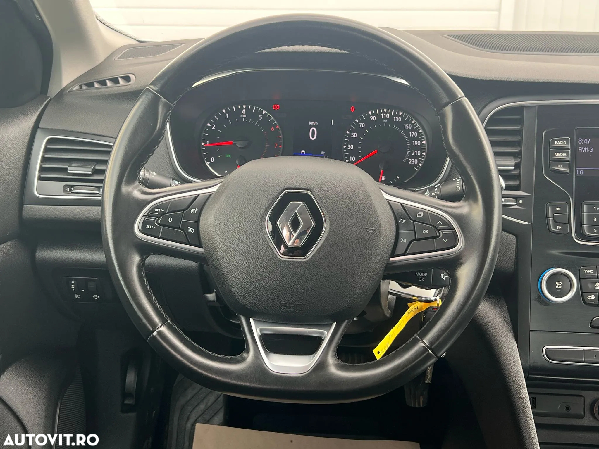 Renault Megane TCe 140 GPF Zen - 25