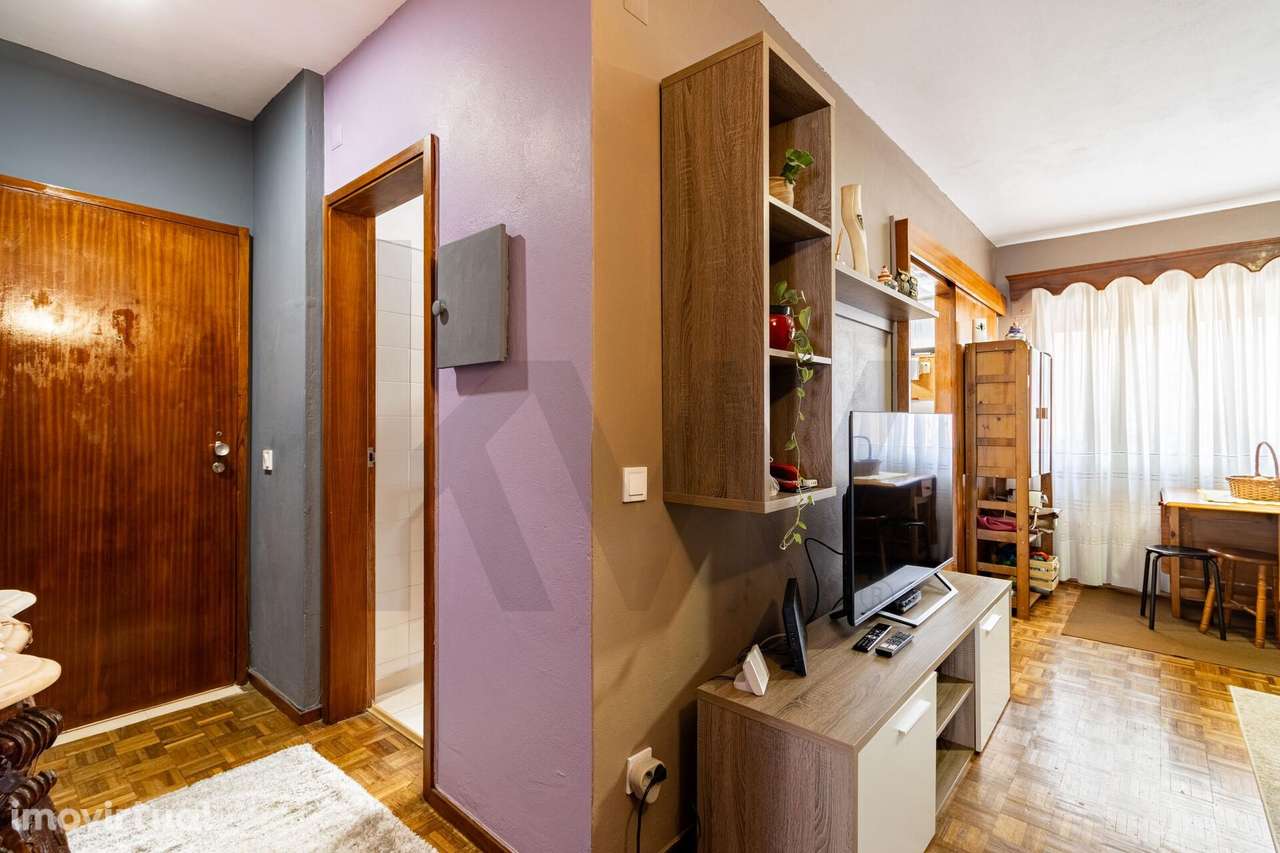Apartamento T2 com varanda e arrumos | Zona tranquila próxima do centr - Grande imagem: 5/18
