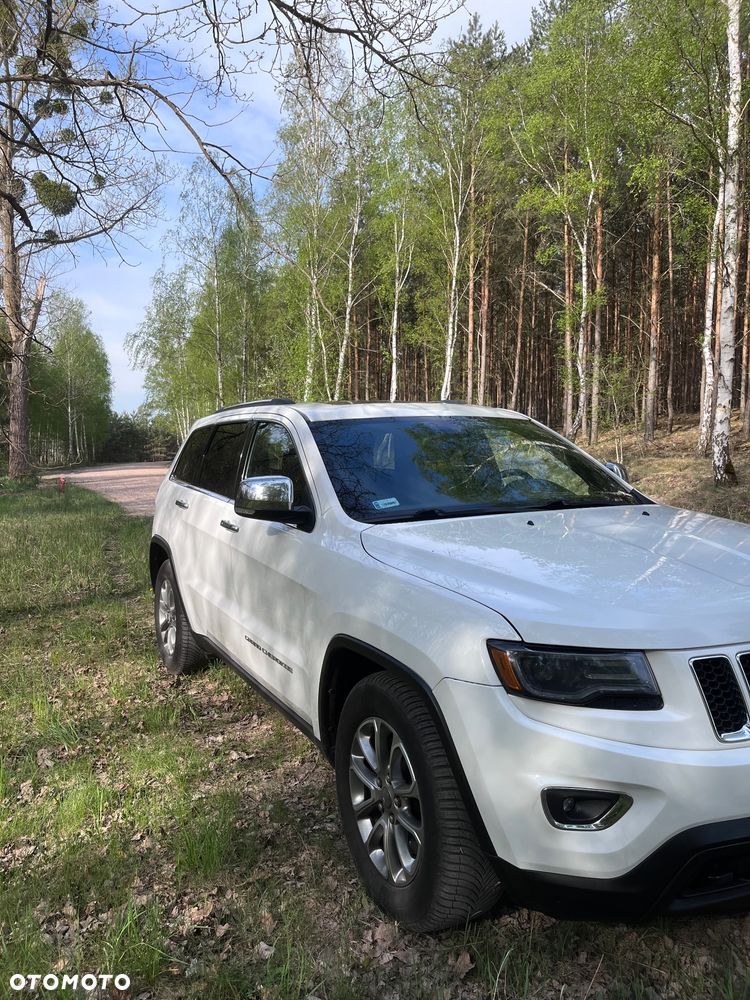 Jeep Grand Cherokee - 24