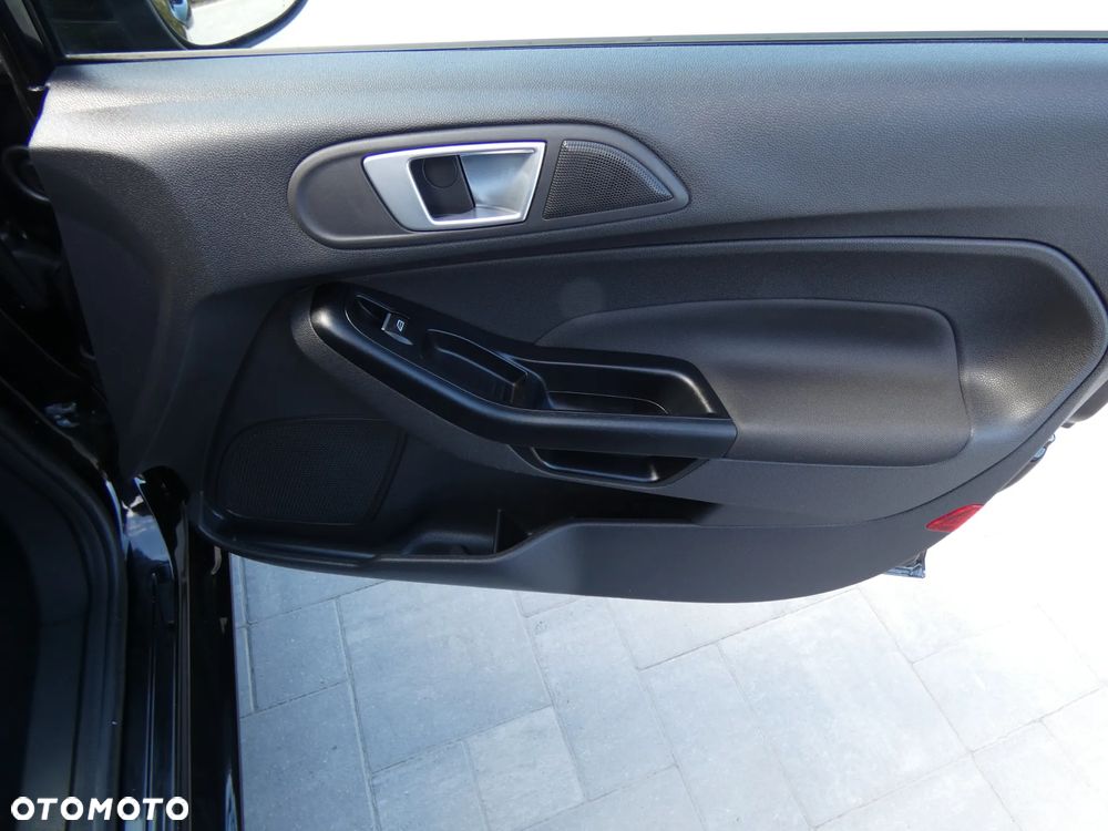 Ford Fiesta 1.25 Champions Edition - 29