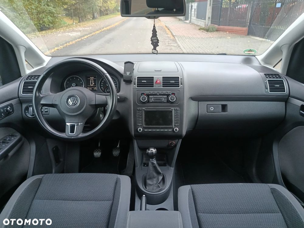 Volkswagen Touran - 17