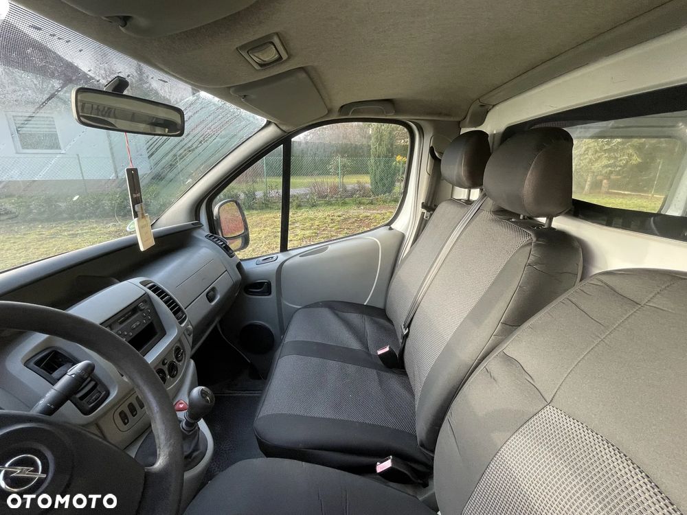 Opel Vivaro - 8