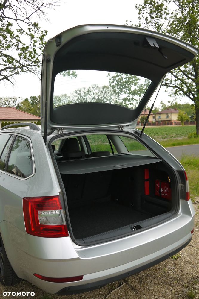 Skoda Octavia 2.0 TDI Style DSG - 6