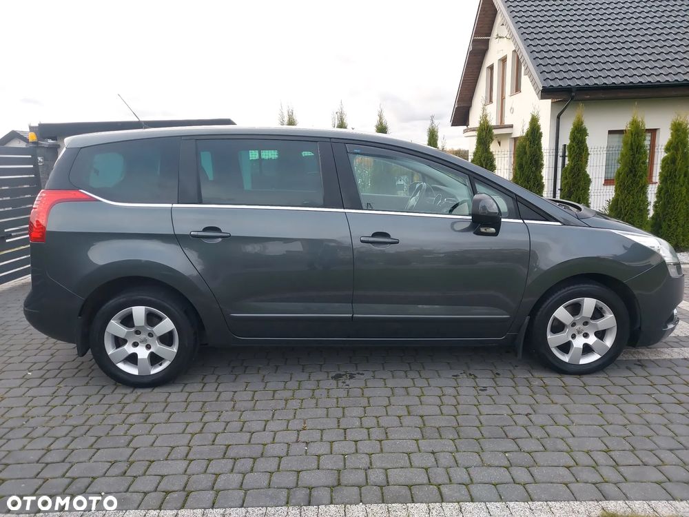 Peugeot 5008 HDI FAP 150 Family Plus - 2