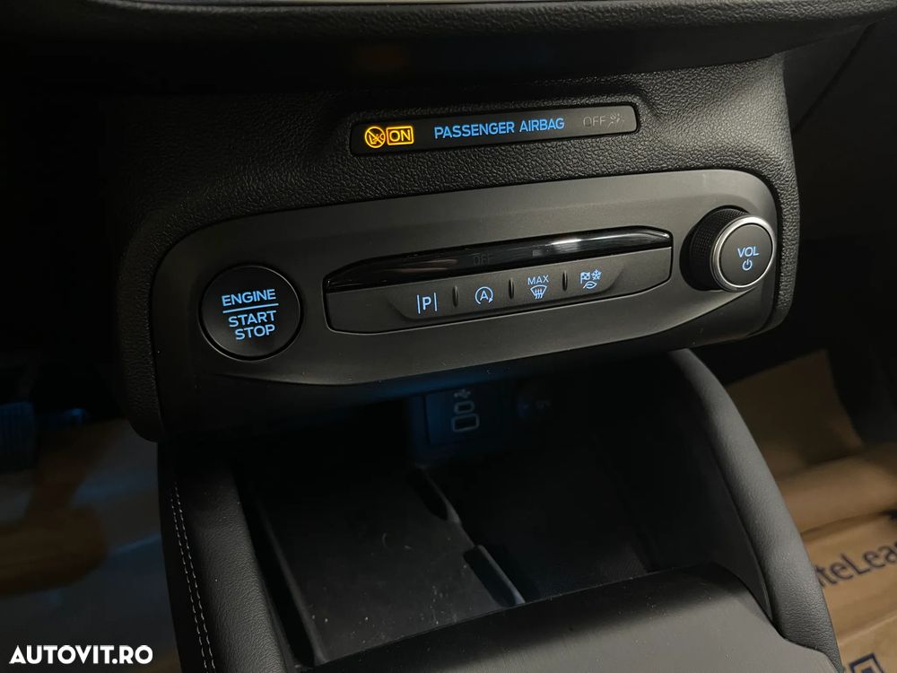 Ford Focus 1.5 EcoBlue 8AT Titanium - 26