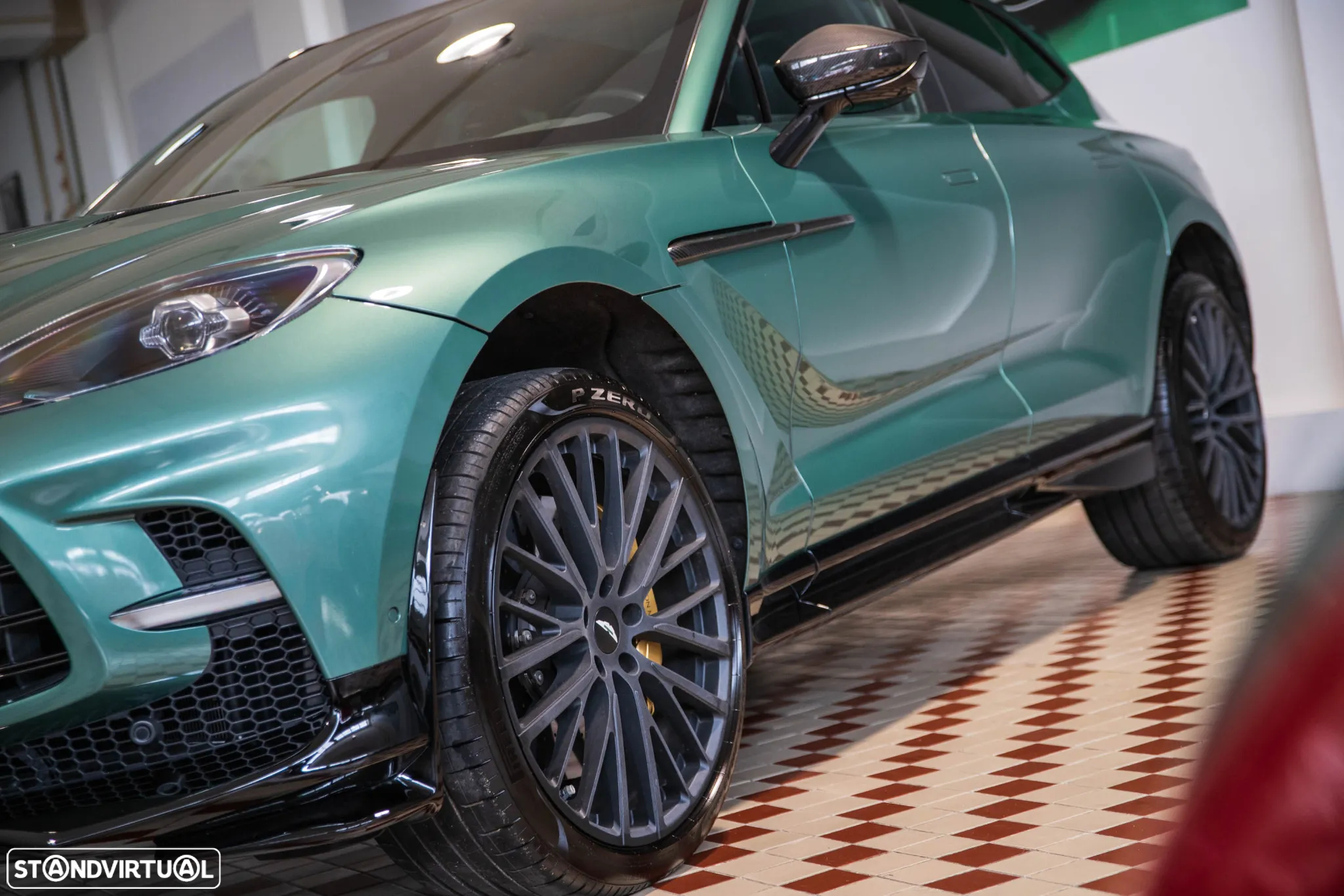 Aston Martin DBX 707 - 5