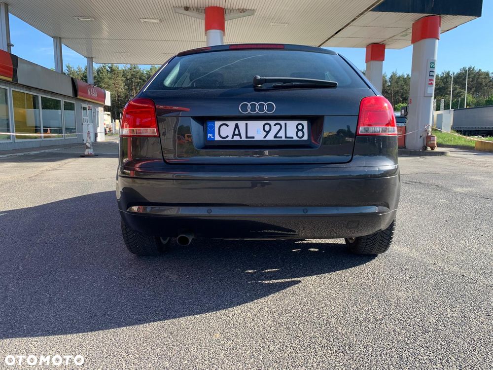Audi A3 3-drzwiowe 1.6 Ambiente - 2